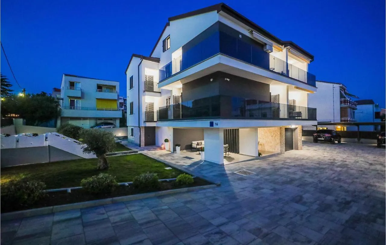 Gorgeous Apartment In Zadar With Wifi